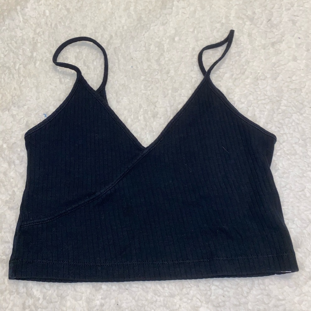 Black top shop crop tank